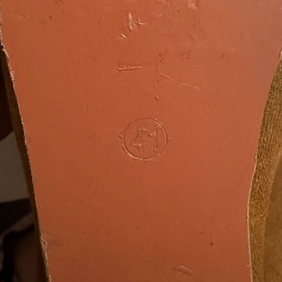 Sueded brown boots “ unknown brand” size 41 or 10.5 inches heel to toe - Picture 9 of 9